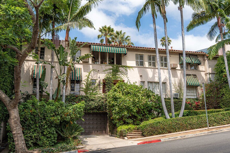 8468 Fountain Ave, West Hollywood, CA à vendre - Photo du bâtiment - Image 2 de 19