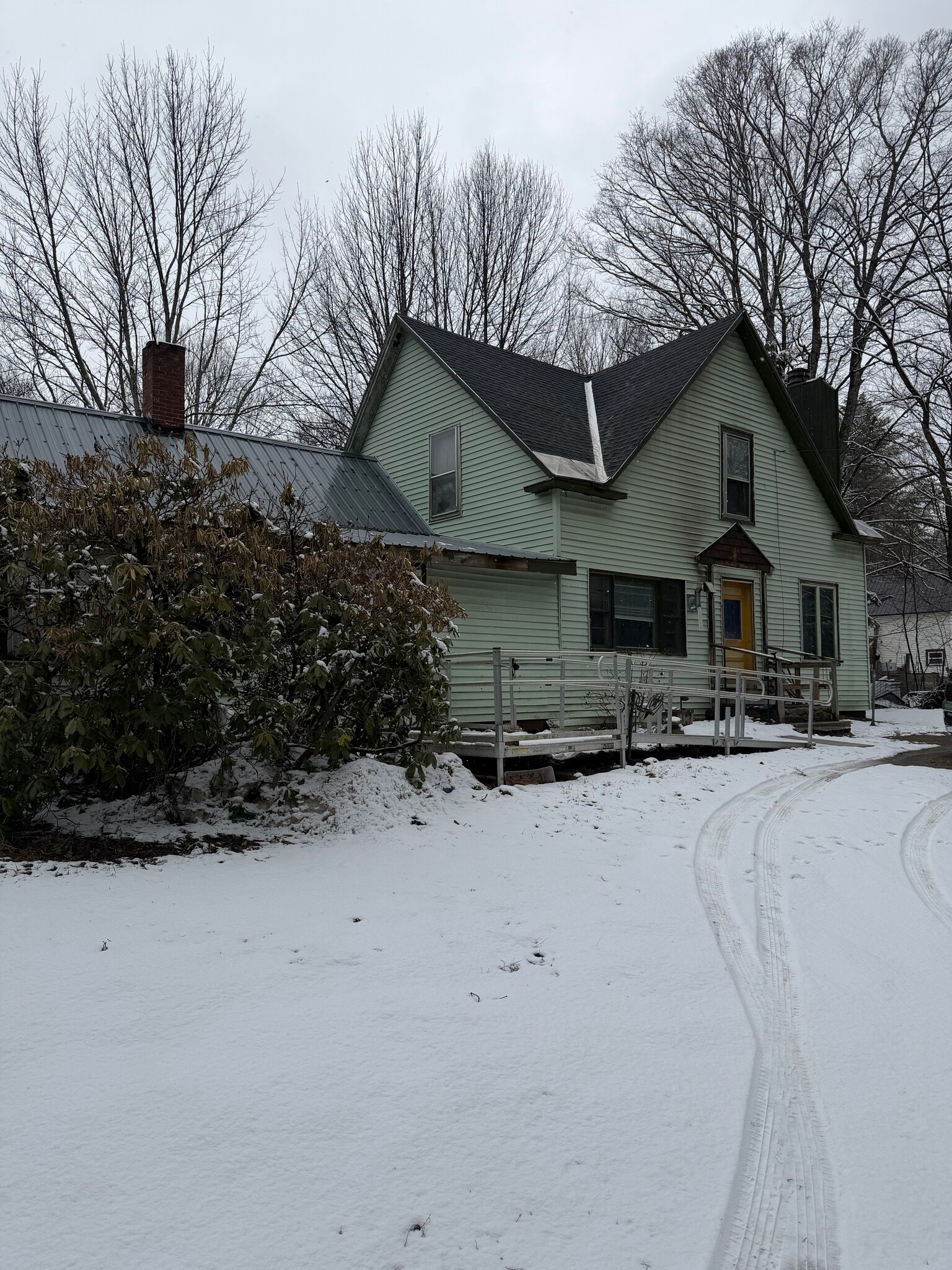 40 Reservoir Rd, Plymouth, NH for sale Primary Photo- Image 1 of 34