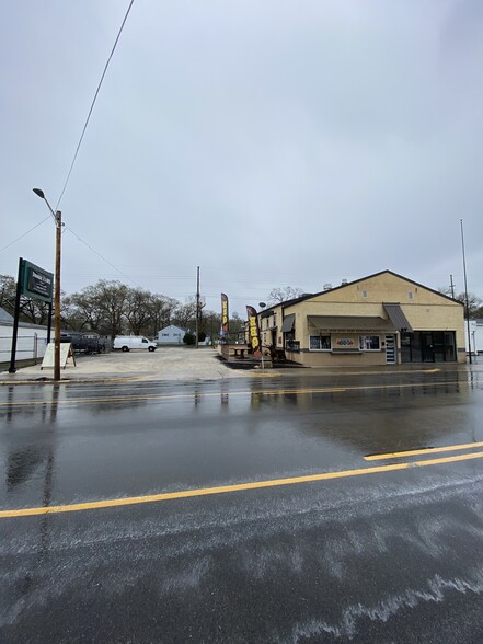 2401 Central Ave, Lake Station, IN à vendre - Photo du bâtiment - Image 1 de 1