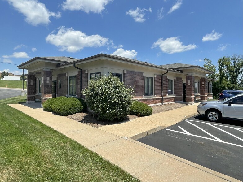 Eureka Park Plaza - 4 Properties portefeuille de 4 propriétés à vendre sur LoopNet.ca - Photo du bâtiment - Image 3 de 4