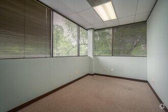 2316 Timber Shadows Dr, Kingwood, TX à louer Photo intérieure- Image 2 de 4