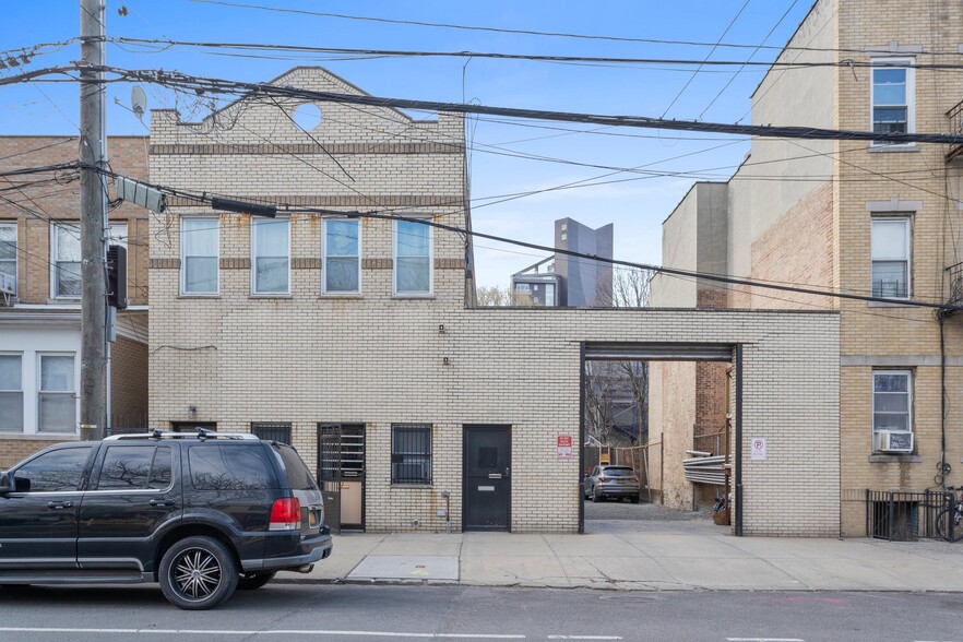 3128-3130 14th St, Long Island City, NY à vendre - Photo du bâtiment - Image 1 de 1