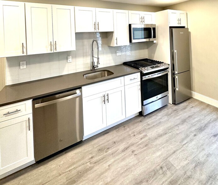 33-39 Maverick Sq, Boston, MA à vendre - Photo du bâtiment - Image 3 de 3