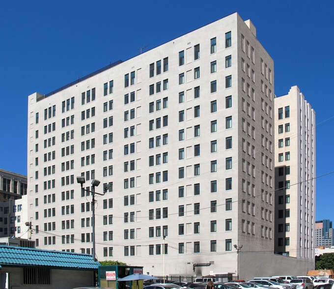 740 S Olive St, Los Angeles, CA for lease - Primary Photo - Image 1 of 6