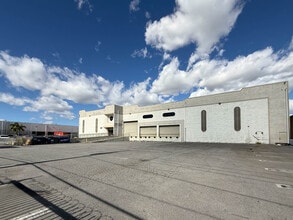 2335 E 27th St, Los Angeles, CA à louer Photo intérieure- Image 1 de 8