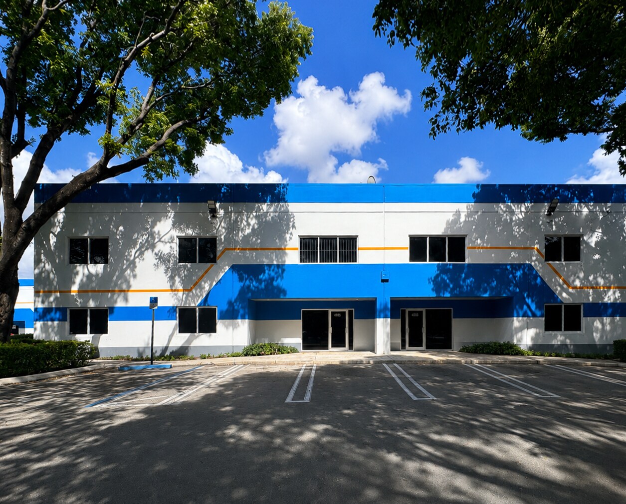 4005-4015 NW 79th Ave, Miami, FL à louer Photo du bâtiment- Image 1 de 5