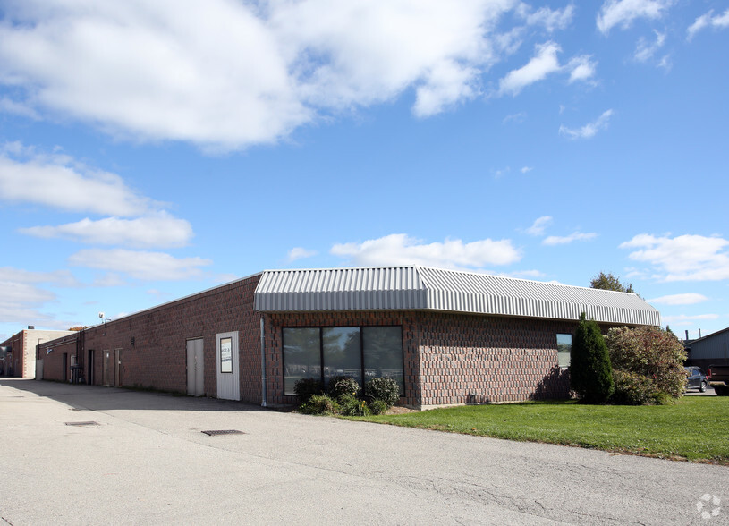 1885 Blue Heron Dr, London, ON for lease - Building Photo - Image 2 of 2