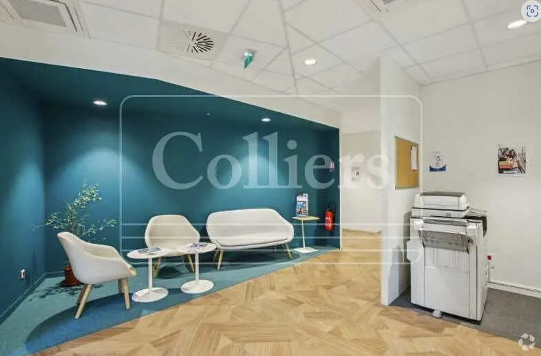 851 Allée De Pomone, Aix-en-Provence à louer Photo intérieure- Image 1 de 9