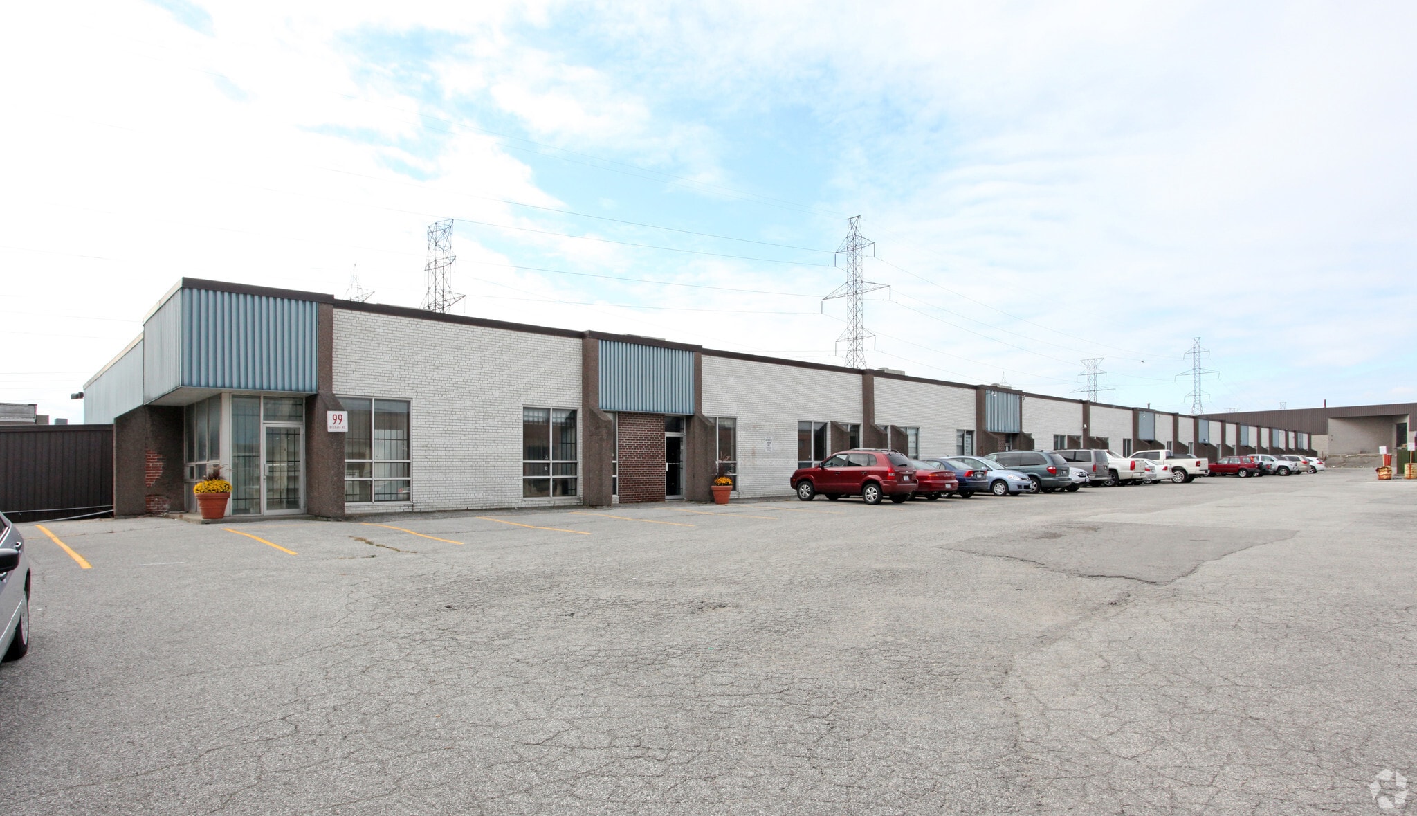 99 Brisbane Rd, Toronto, ON for lease Primary Photo- Image 1 of 4