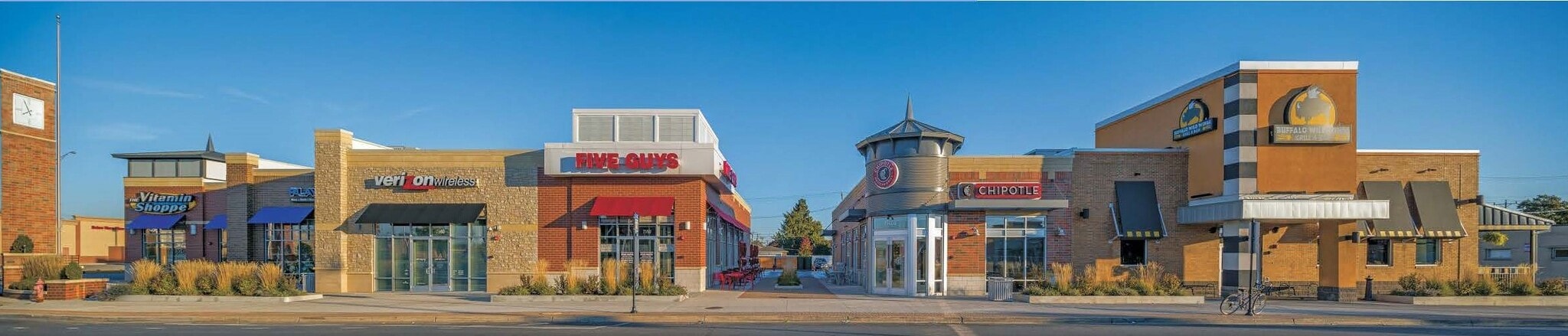 7110 Cermak Rd, Berwyn, IL à louer Photo du bâtiment- Image 1 de 6