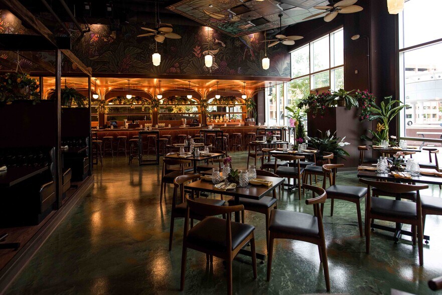 155 W Michigan Ave, Kalamazoo, MI for lease - Interior Photo - Image 2 of 7