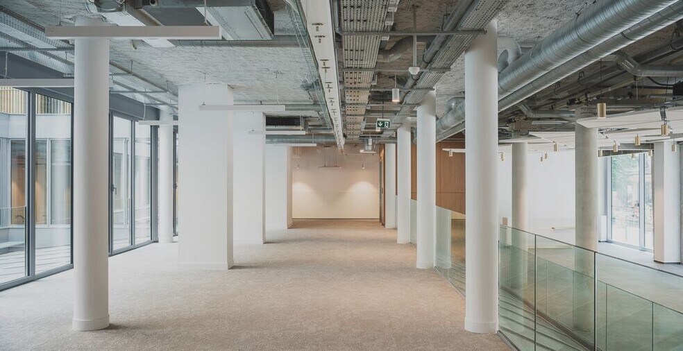 Multifamily in Paris for sale - Interior Photo - Image 3 of 7