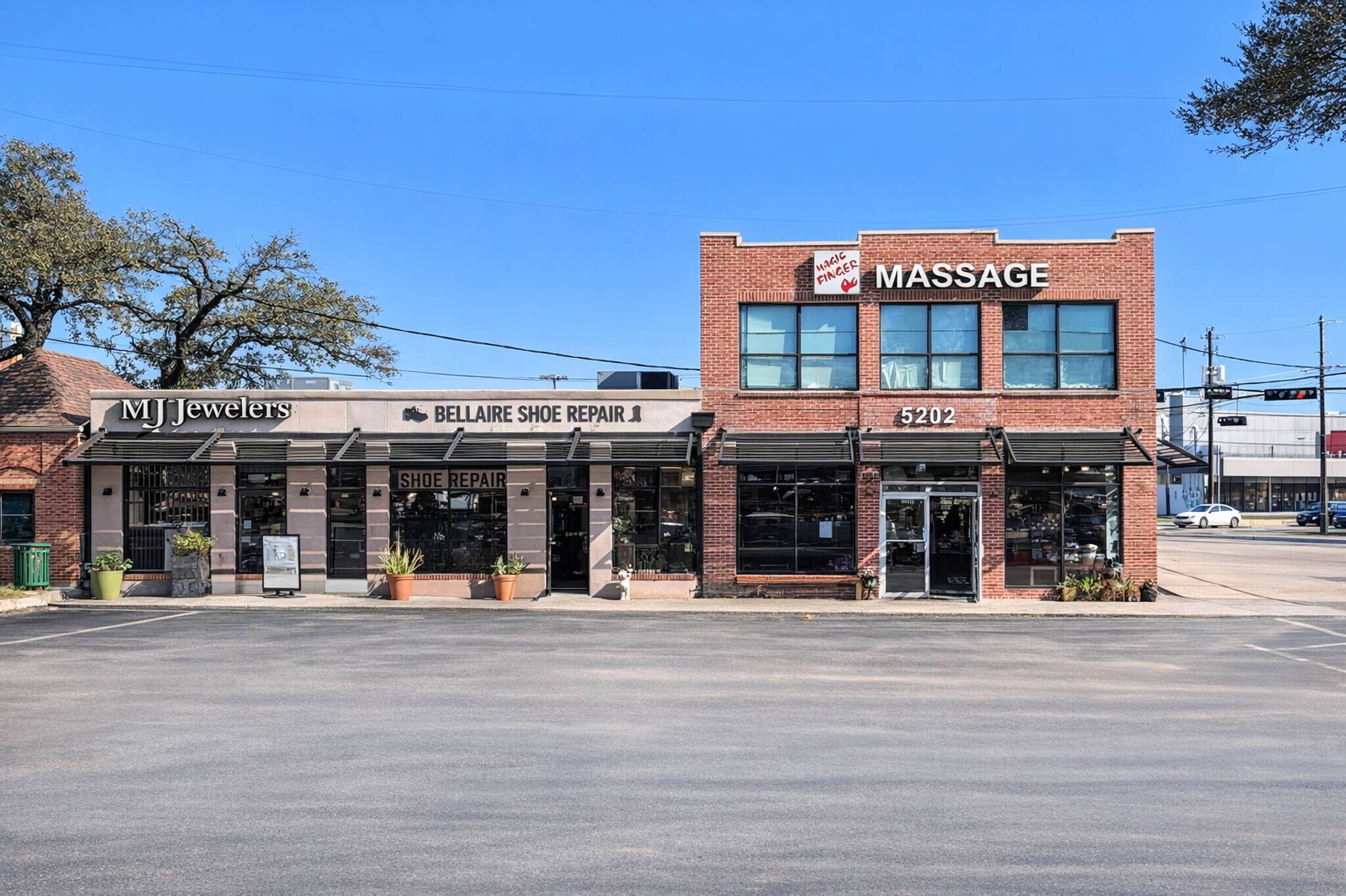 5200-5210 Bellaire Blvd, Bellaire, TX for lease Primary Photo- Image 1 of 8