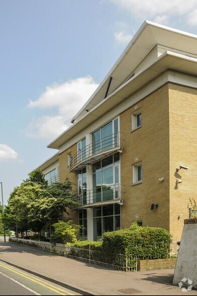 Park Rd, Rickmansworth à louer - Photo du bâtiment - Image 2 de 5