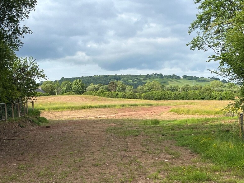 Ffordd Cefn Yr Hendy, Pontyclun for sale - Building Photo - Image 2 of 3