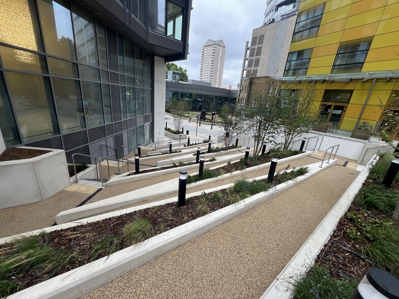 52 Marsh Wall, London for lease - Building Photo - Image 2 of 8