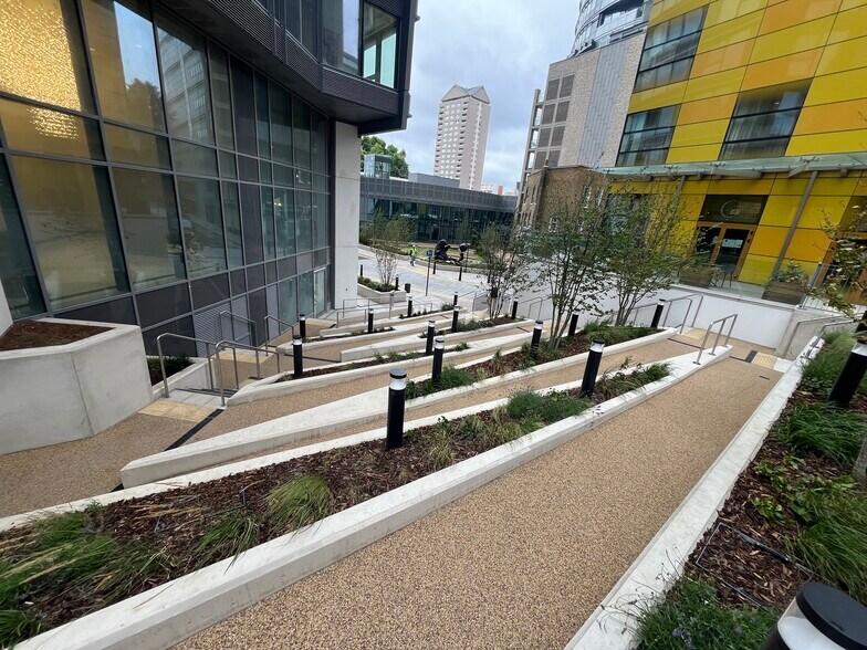 52 Marsh Wall, Londres à louer - Photo du bâtiment - Image 2 de 8