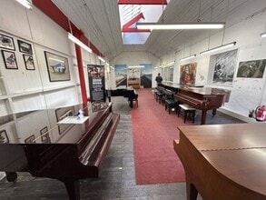 39 Holbeck Ln, Leeds for lease Interior Photo- Image 1 of 6