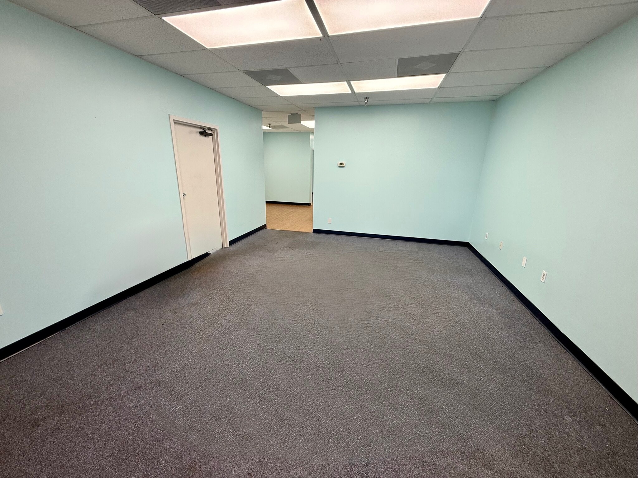 9940 Currie Davis Dr, Tampa, FL for lease Interior Photo- Image 1 of 12