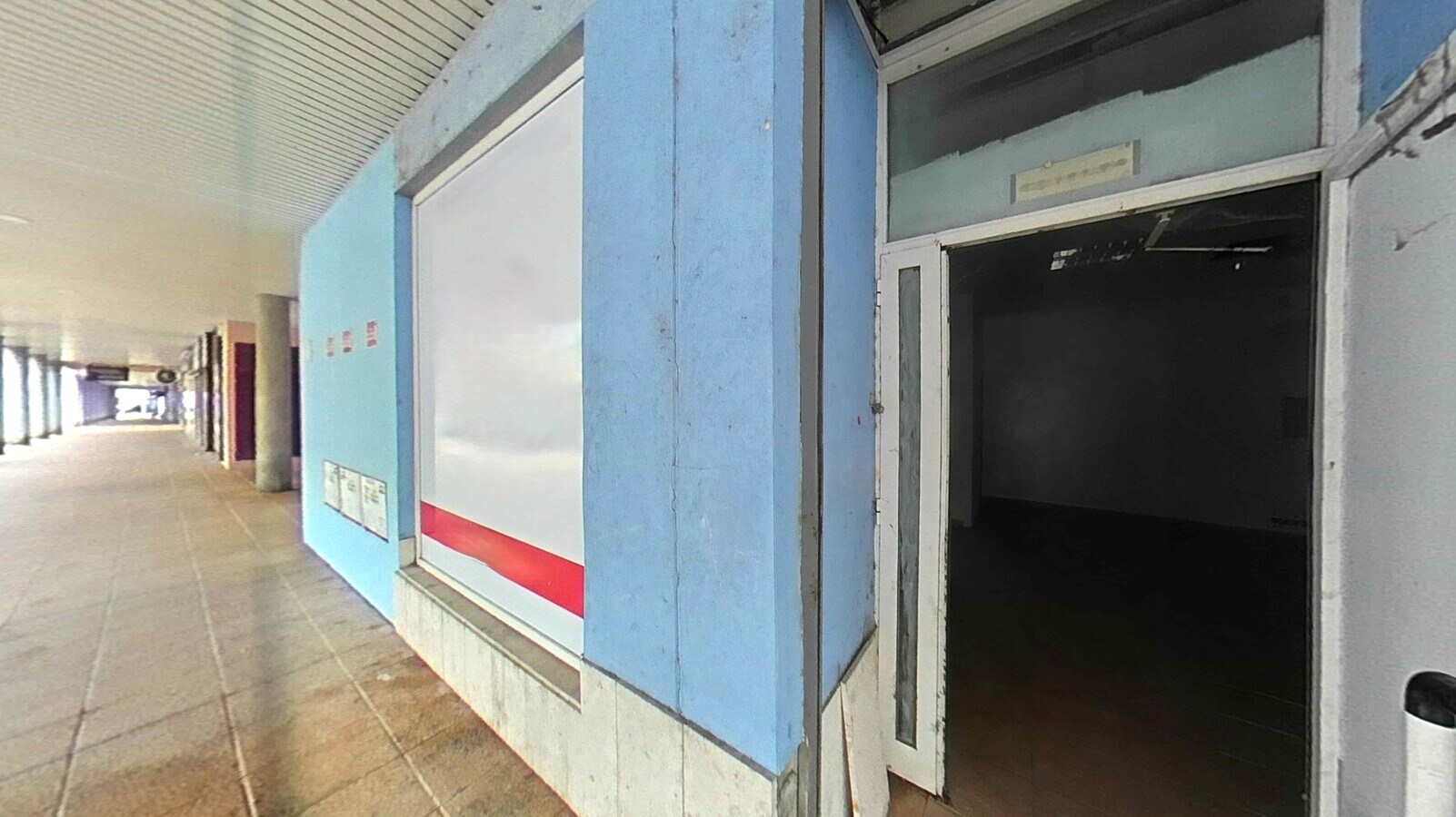 Zaragoza, ZAR 50015 - - - Interior Photo - Image 1 of 8