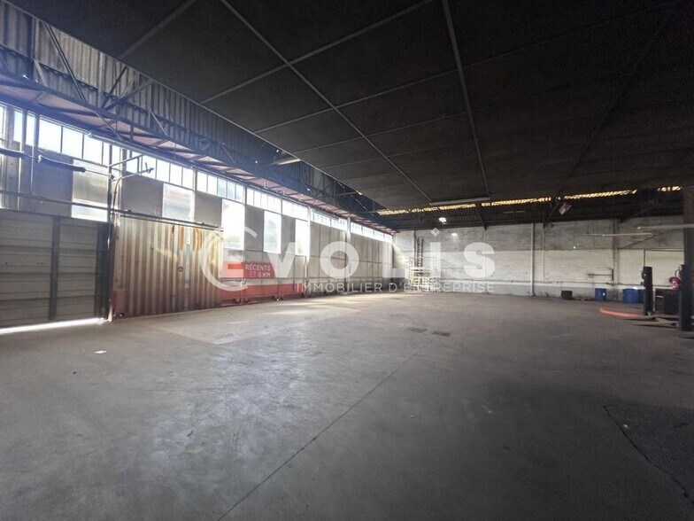 Flex in Versailles for sale - Interior Photo - Image 3 of 4