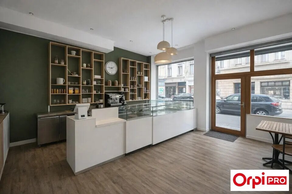 Retail in Lyon for lease Building Photo- Image 1 of 6