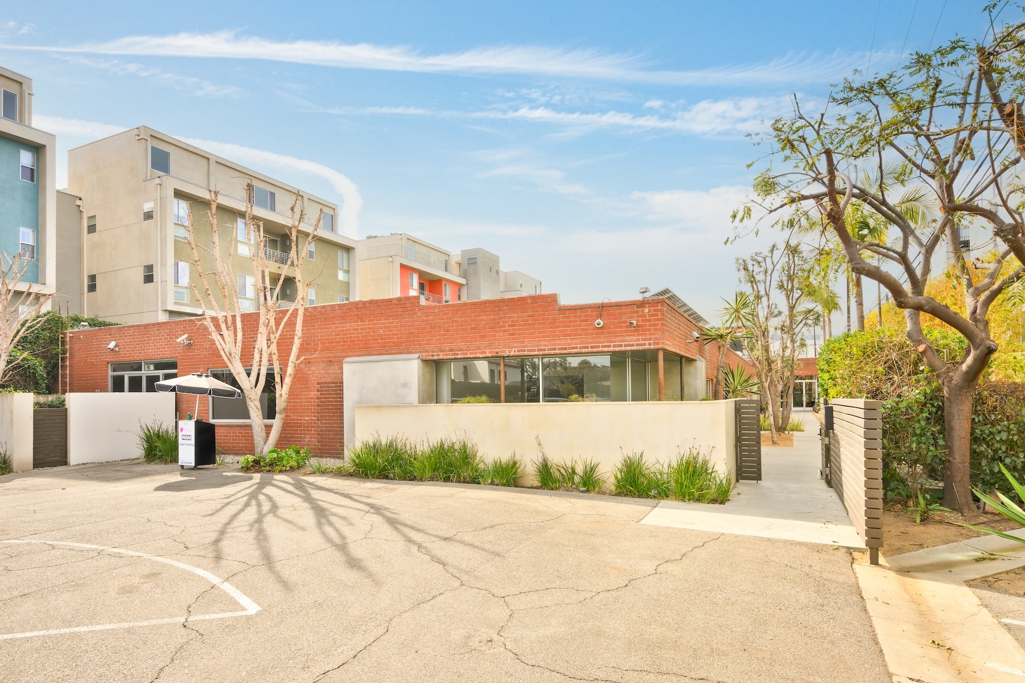 4201 Redwood Ave, Los Angeles, CA à louer Photo du bâtiment- Image 1 de 18