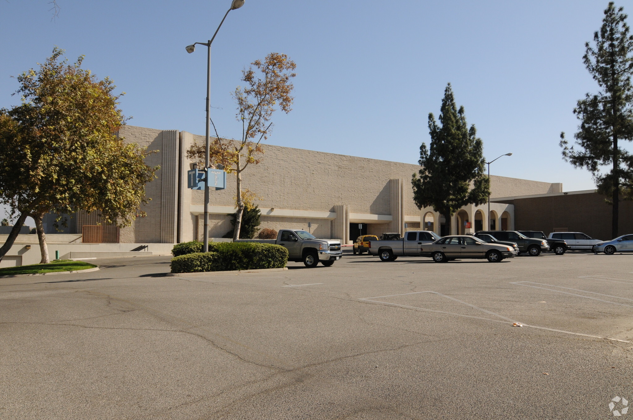 160 Carousel Mall, San Bernardino, CA à vendre Photo principale- Image 1 de 1