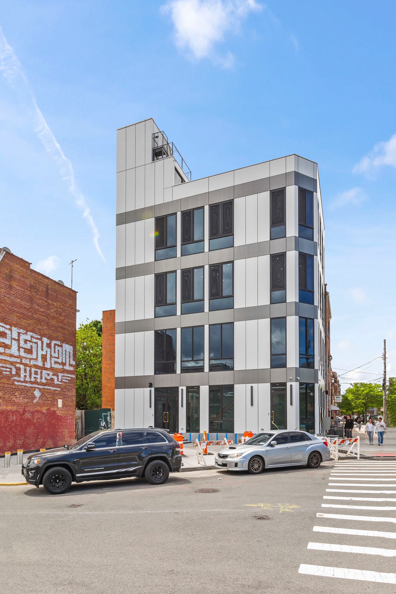 11072 Corona Ave, Flushing, NY for lease Primary Photo- Image 1 of 5