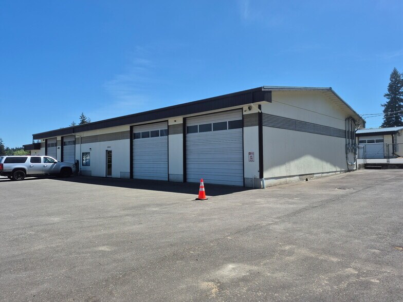 23403 Mountain Hwy, Spanaway, WA à louer - Photo du bâtiment - Image 3 de 8