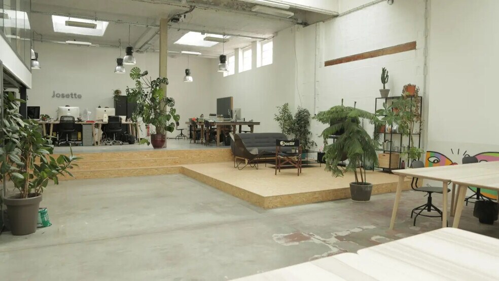 Office in Lille for lease - Building Photo - Image 2 of 6