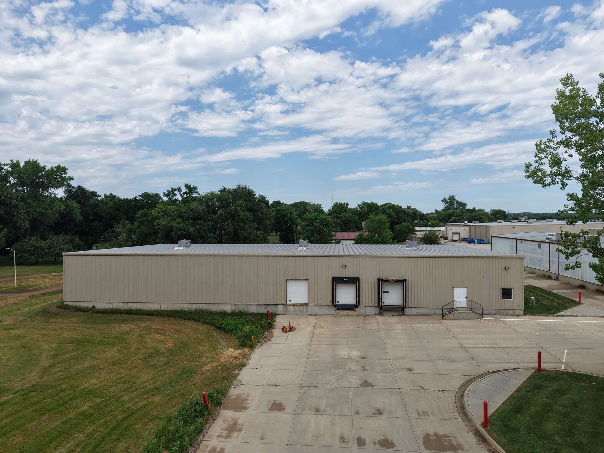 747 S Washington Ave, Madison, SD for lease Building Photo- Image 1 of 9