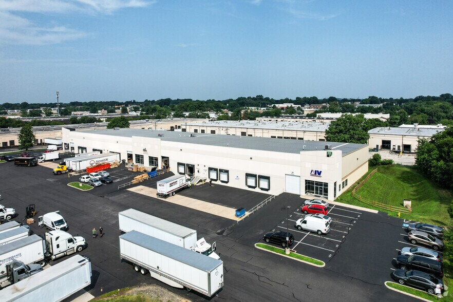 525 Kaiser Dr, Folcroft, PA for lease - Aerial - Image 3 of 3
