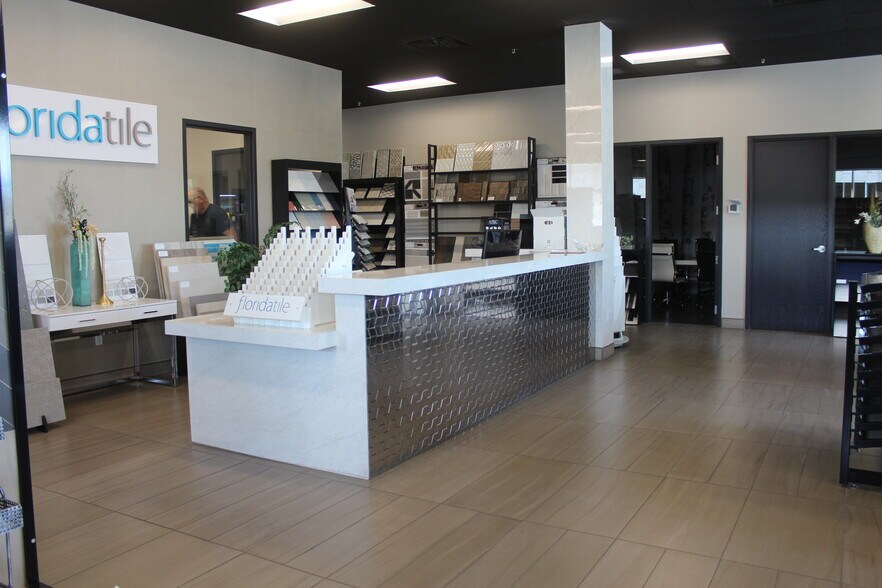 2181 W California Ave, Salt Lake City, UT à louer - Photo du bâtiment - Image 3 de 8