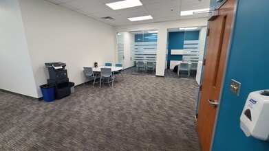 2701 Highpoint Dr, Milton, ON à louer Photo intérieure- Image 2 de 5