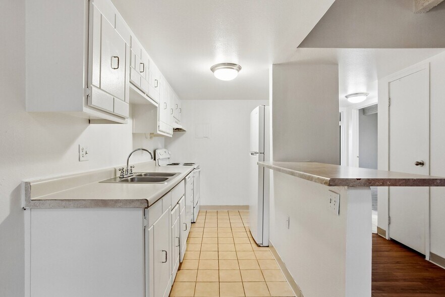 7655 W 67th Ave, Arvada, CO à vendre - Photo du bâtiment - Image 2 de 37