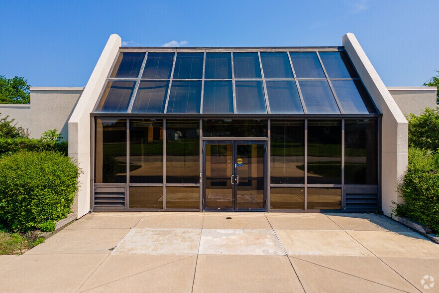 1515 S 19th St, Elwood, IN à vendre - Photo du bâtiment - Image 3 de 34