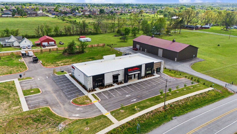 4103 SW 2nd St, Bentonville, AR à louer - Photo du bâtiment - Image 1 de 13