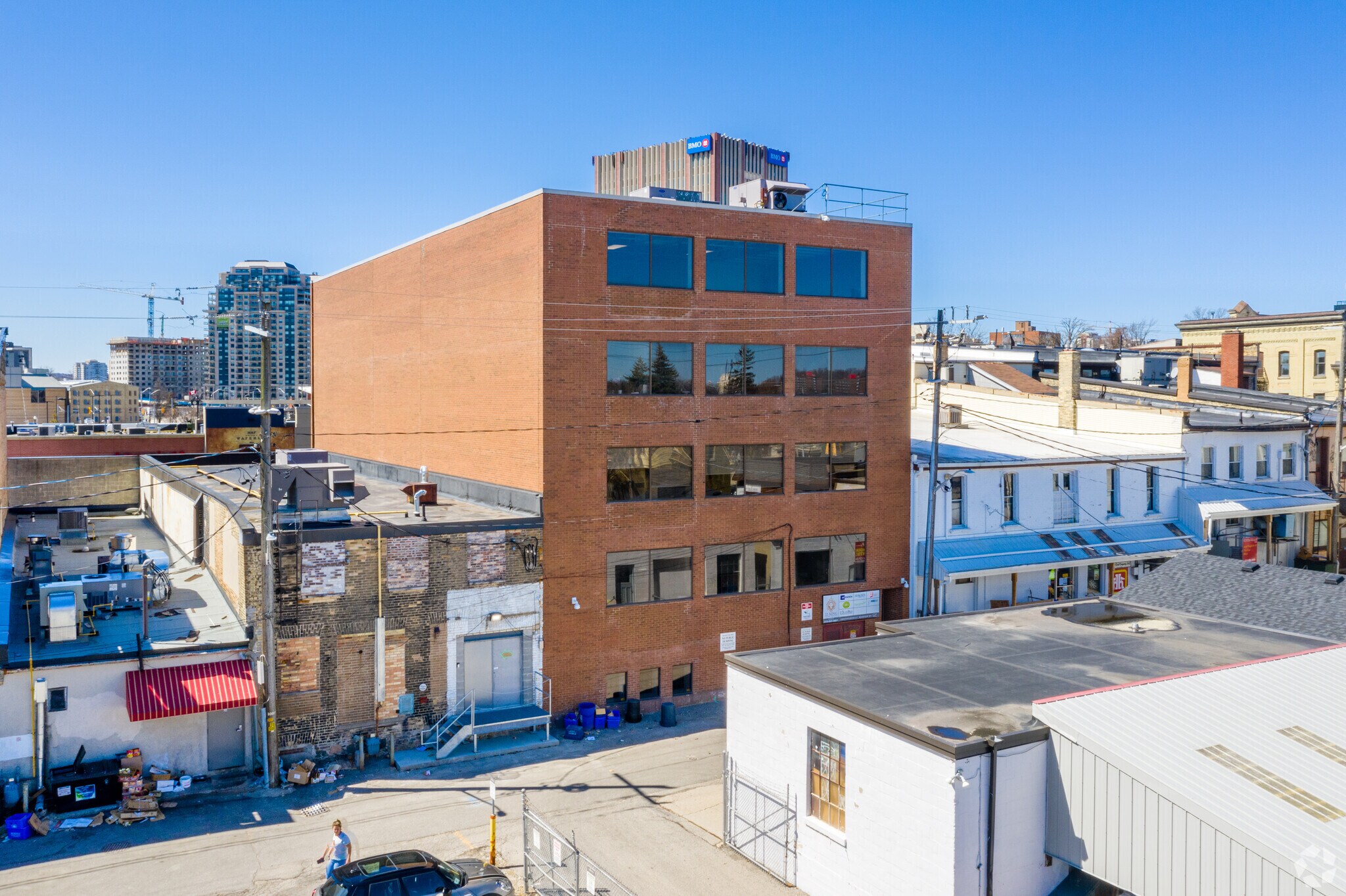 22 King St S, Waterloo, ON à vendre Photo du bâtiment- Image 1 de 1