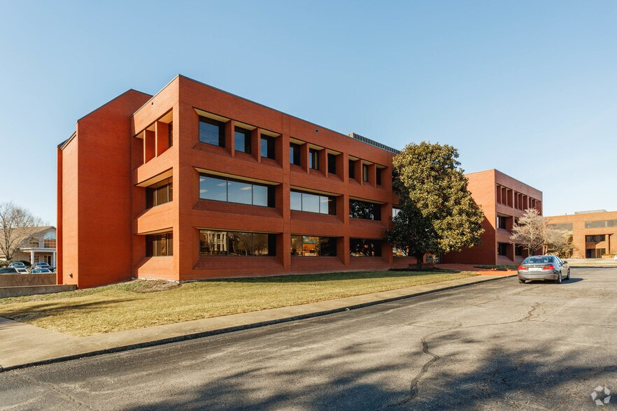 5115 Maryland Way, Brentwood, TN à louer - Photo du bâtiment - Image 2 de 12