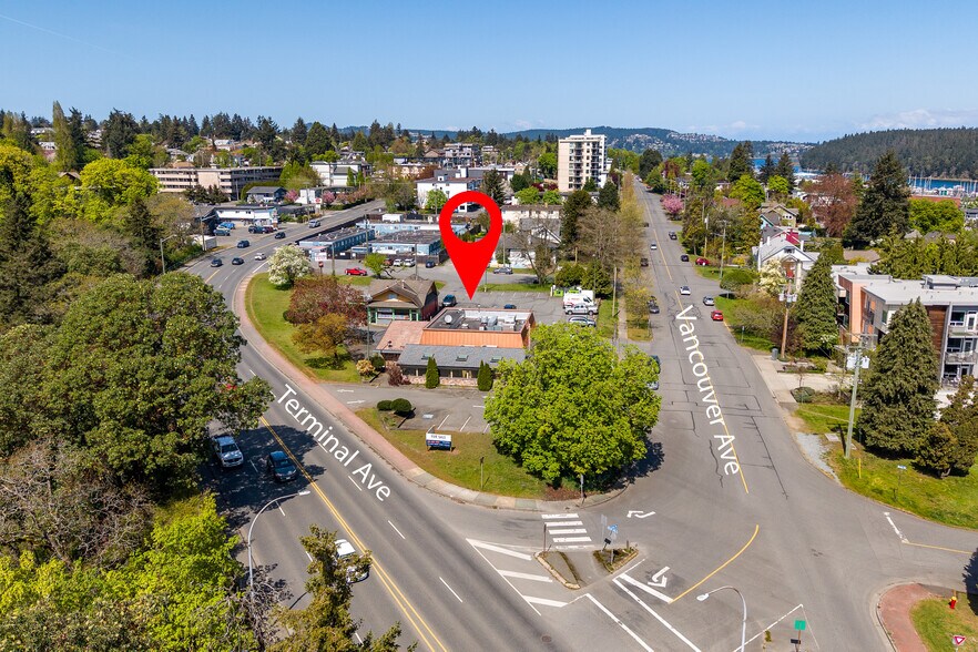 130 Terminal Av N, Nanaimo, BC à vendre - Photo du bâtiment - Image 3 de 8
