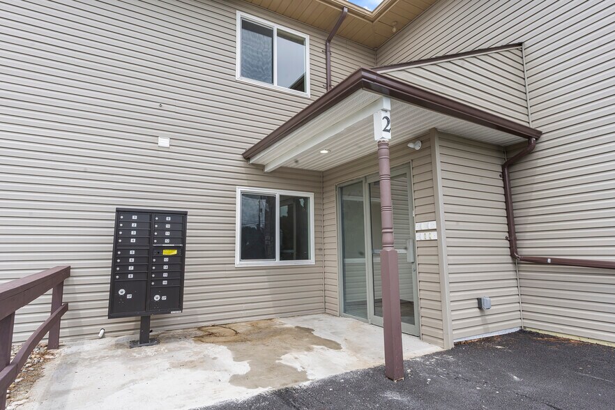 1111 Weir Lake Rd, Brodheadsville, PA à louer - Photo du bâtiment - Image 3 de 37