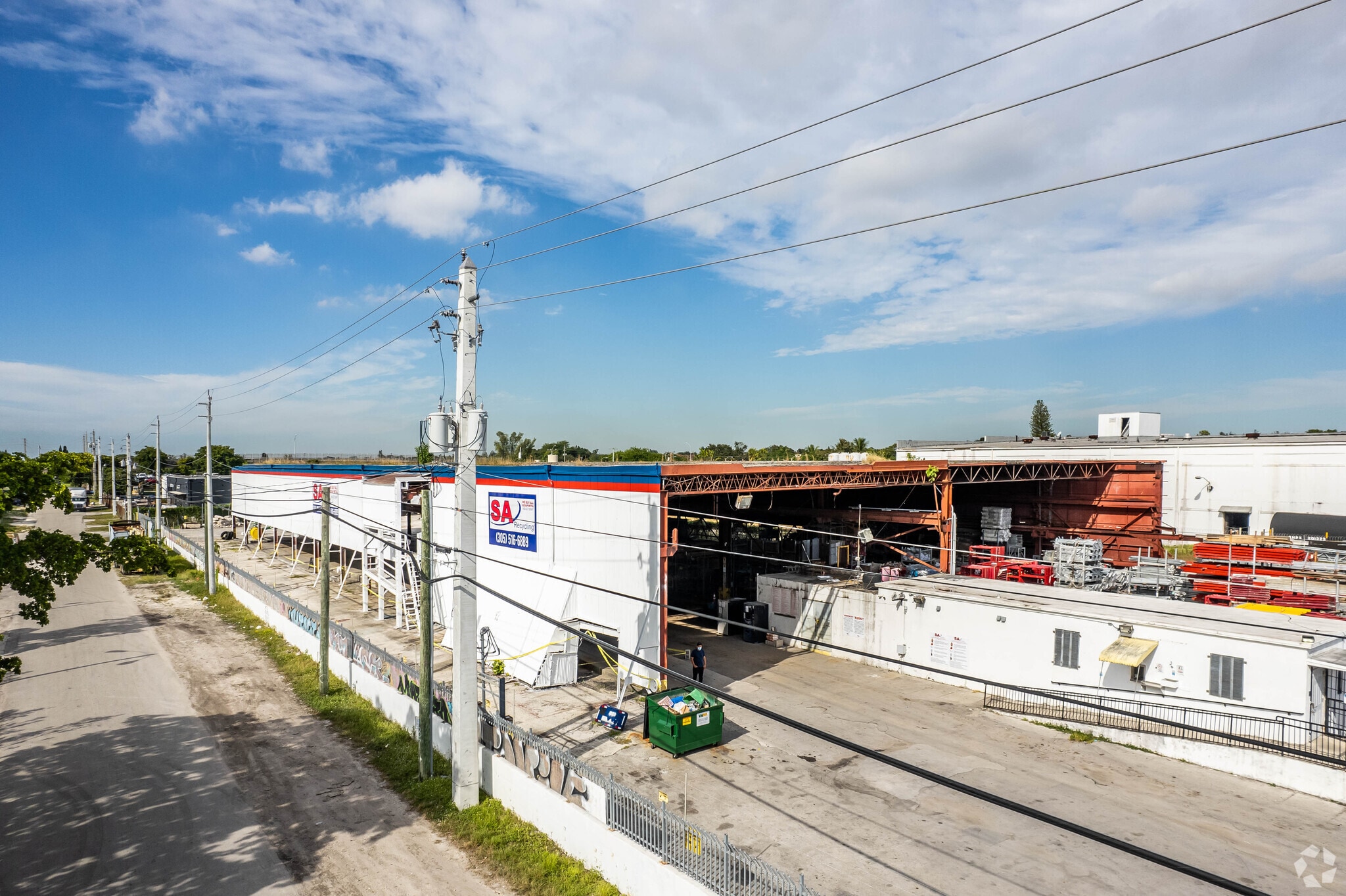Heavy Manufacturing Assemblage portfolio of 1 properties for sale on LoopNet.ca Primary Photo- Image 1 of 2