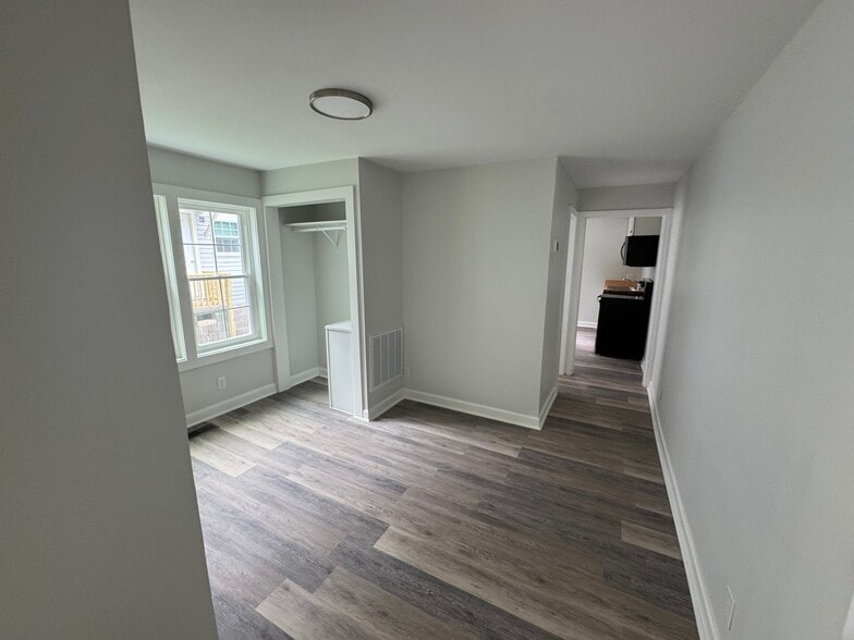 Wheeler- Multi-Property Portfolio portefeuille de 4 propriétés à vendre sur LoopNet.ca - Photo du bâtiment - Image 2 de 27