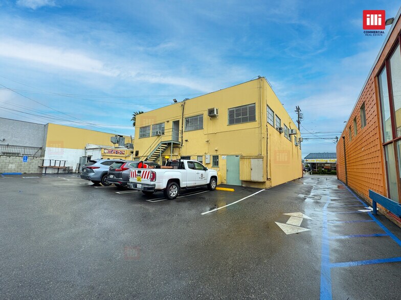 14525-14529 Vanowen St, Van Nuys, CA à louer - Photo du bâtiment - Image 3 de 9