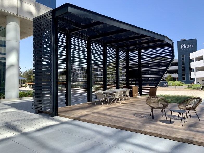 6060 Center Dr, Los Angeles, CA à louer - Photo du bâtiment - Image 3 de 13