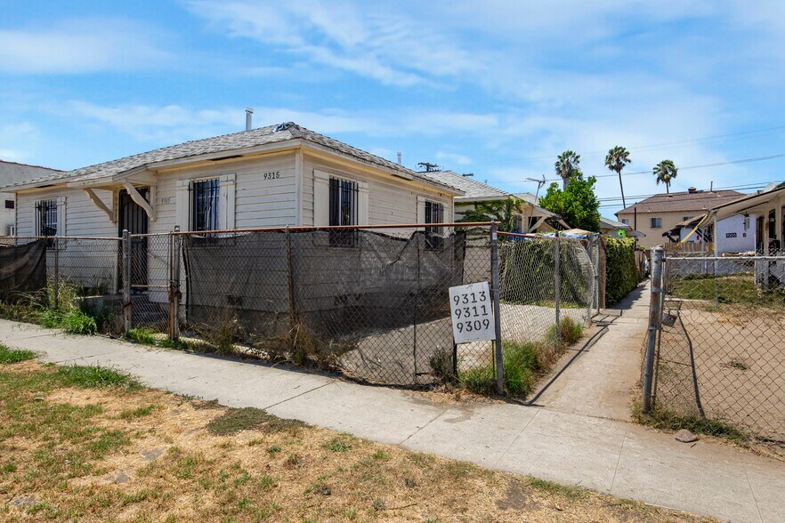 9309 S Western Ave, Los Angeles, CA à vendre - Photo du bâtiment - Image 3 de 26