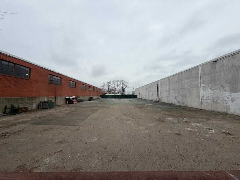 190 Allen Blvd, Farmingdale, NY à louer - Photo du bâtiment - Image 2 de 2