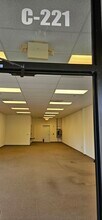 6035 Peachtree Rd, Atlanta, GA for lease Interior Photo- Image 1 of 5