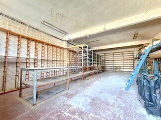 Plus de détails pour Multi-résidentiel à vendre